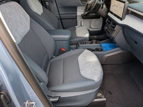 New 2026 Ford Maverick XLT w/ XLT Luxury Package FWD image 27