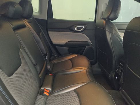 Used 2022 Jeep Compass Latitude w/ Convenience Group AWD/4WD image 19