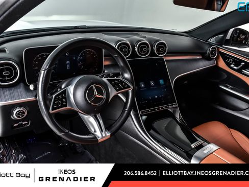 Used 2025 Mercedes-Benz C 300 4MATIC Sedan image 17