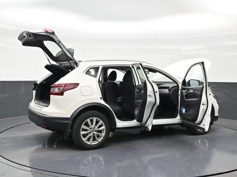 Used 2021 Nissan Rogue Sport SV FWD image 27