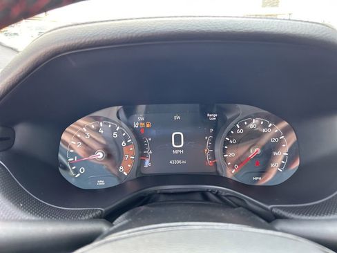 Used 2025 Jeep Compass Trailhawk AWD/4WD image 16