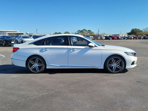 Used 2021 Honda Accord Touring image 7