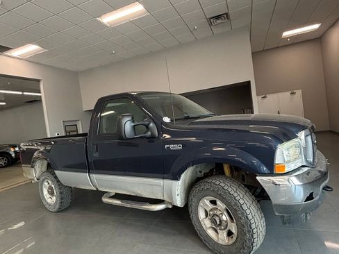 Used 2003 Ford F250 4x4 Regular Cab Super Duty image 3