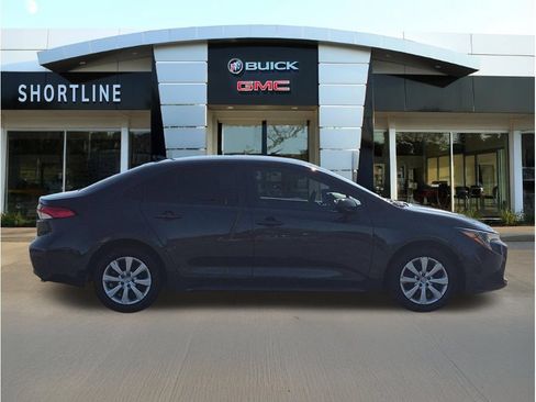 Used 2023 Toyota Corolla LE FWD image 2
