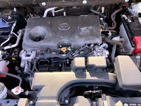 Used 2024 Toyota RAV4 XLE Premium image 31