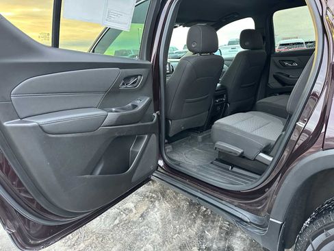 Used 2022 Chevrolet Traverse LT image 17