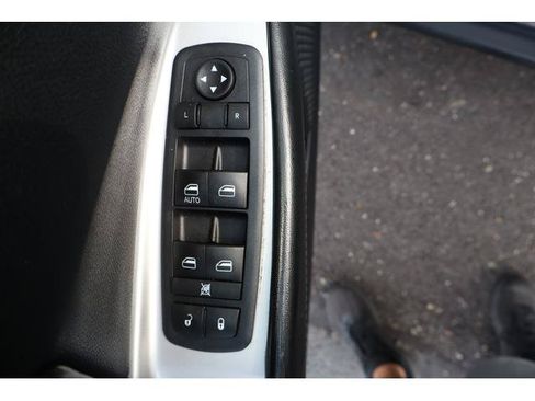 Used 2016 Dodge Journey SXT w/ Comfort/Convenience Group FWD image 11