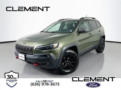 Used 2019 Jeep Cherokee Trailhawk w/ Cold Weather Group AWD/4WD image 1