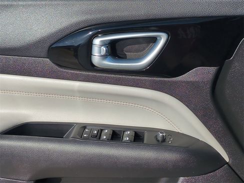 Used 2024 Jeep Compass Limited image 22