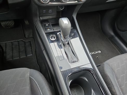 Used 2024 Nissan Kicks SV image 22