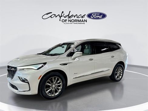 Used 2022 Buick Enclave Avenir w/ Avenir Technology Package image 4