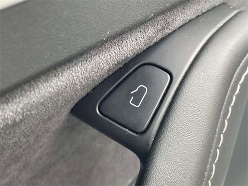 Used 2023 Tesla Model Y Long Range image 18