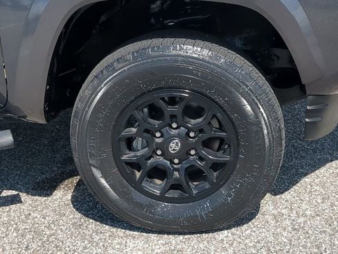 Certified 2022 Toyota Tacoma SR5 RWD image 11