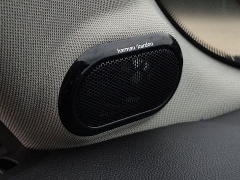 Used 2020 MINI Cooper S w/ Premium Package image 19