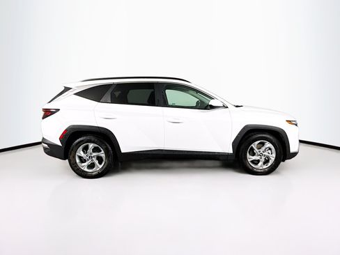 Used 2024 Hyundai Tucson SEL FWD image 2