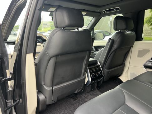 Used 2024 Land Rover Range Rover Long Wheelbase SE AWD/4WD image 30