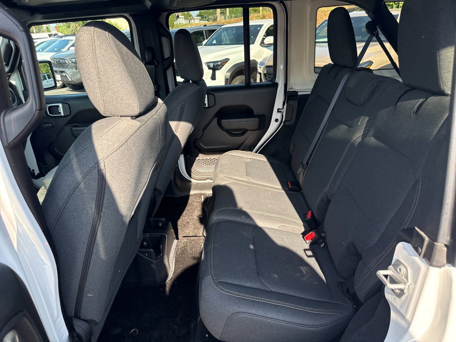 Used 2024 Jeep Wrangler Unlimited Sport AWD/4WD image 12