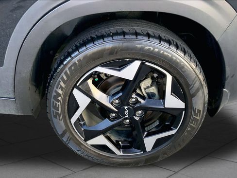 Used 2024 Kia Seltos EX FWD image 10