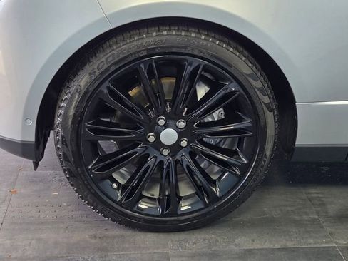 Used 2019 Land Rover Range Rover HSE image 12