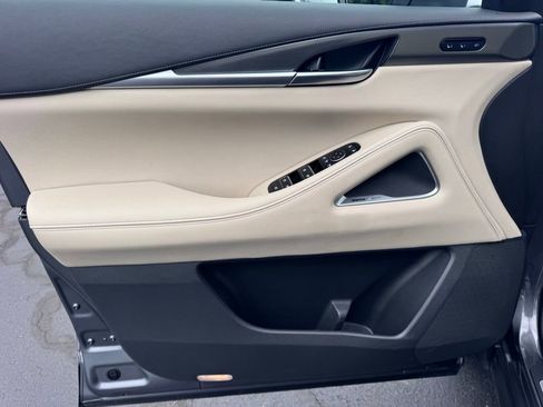 Used 2023 INFINITI QX60 Luxe w/ Performance Audio Package FWD image 23