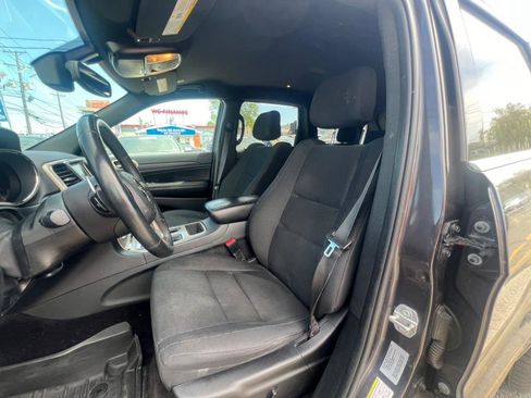 Used 2017 Jeep Grand Cherokee Laredo w/ Quick Order Package 23E image 7