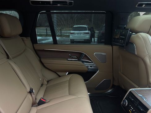 Used 2024 Land Rover Range Rover Long Wheelbase Autobiography image 36