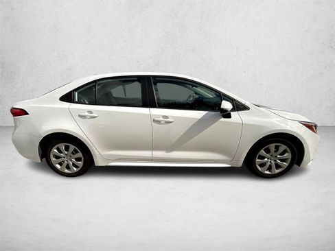 Used 2023 Toyota Corolla LE FWD image 5