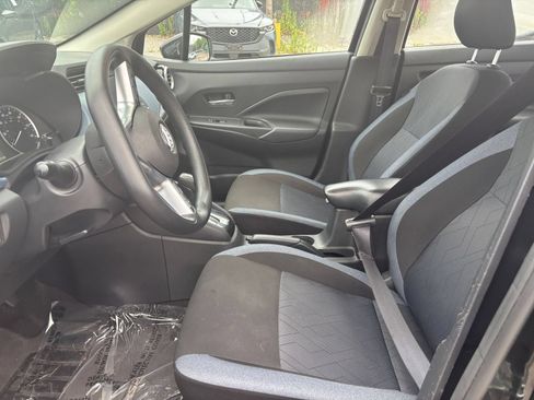 Used 2025 Nissan Versa SV FWD image 22