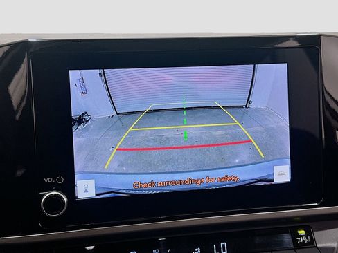 Used 2025 Toyota Camry LE FWD image 13