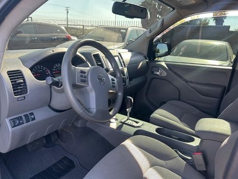 Used 2021 Nissan Frontier SV w/ Midnight Edition Floor Mats RWD image 12