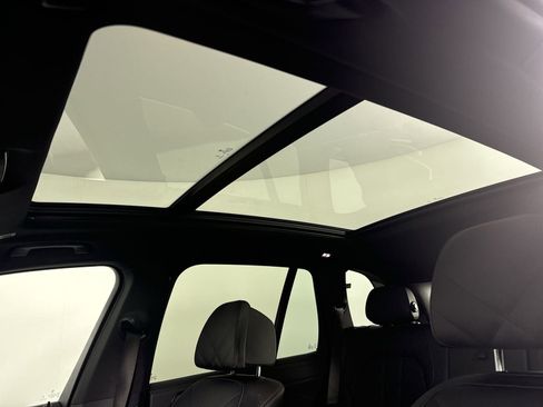 Used 2024 BMW X5 xDrive50e image 18