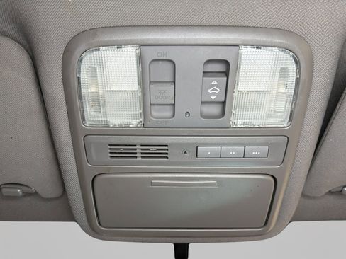 Used 2011 Honda Pilot Touring image 18