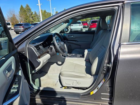 Used 2016 Toyota Camry LE image 19