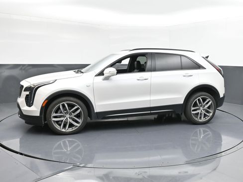 Used 2023 Cadillac XT4 Sport w/ Cold Weather Package image 5