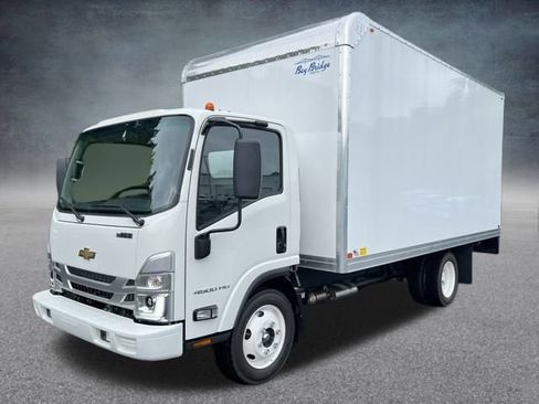 New 2025 Chevrolet Low Cab Forward image 7