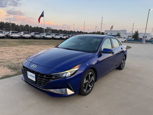 Used 2021 Hyundai Elantra Limited image 4