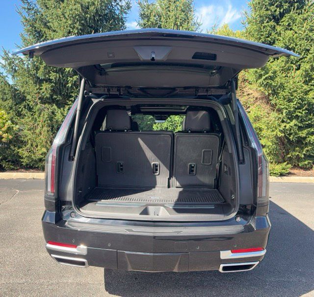 Certified 2026 Cadillac Escalade Luxury w/ Touring Package AWD/4WD image 5
