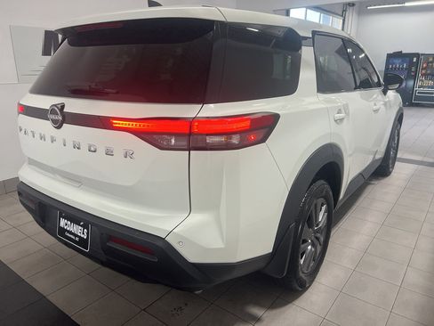 Used 2024 Nissan Pathfinder S image 6