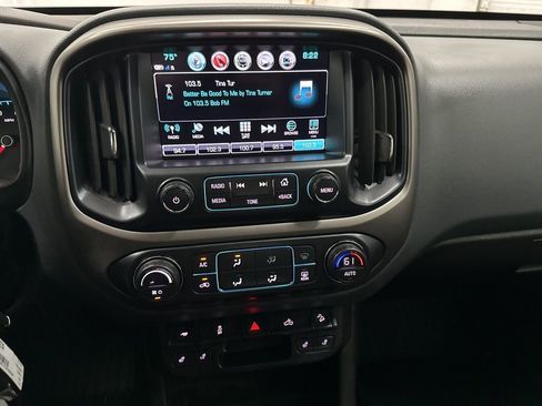 Used 2018 Chevrolet Colorado Z71 RWD image 14