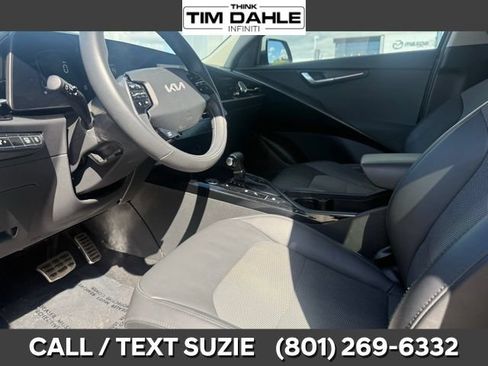 Used 2023 Kia Niro EX Touring FWD image 12