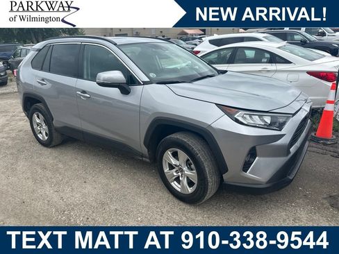 Used 2021 Toyota RAV4 XLE w/ Convenience Package FWD image 1