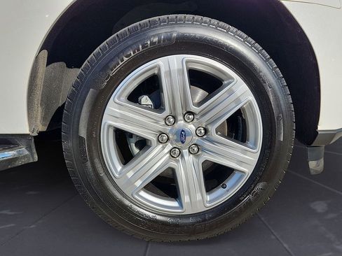 Used 2021 Ford Expedition XLT image 30