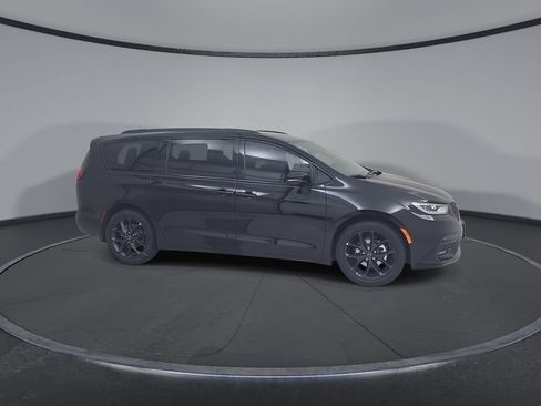 New 2026 Chrysler Pacifica Select w/ S Appearance Package FWD image 3
