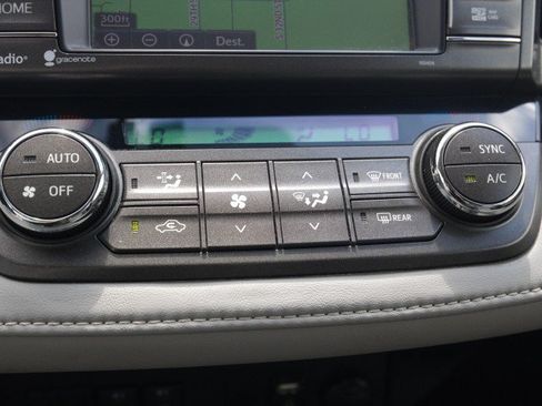 Used 2015 Toyota RAV4 Limited AWD/4WD image 25