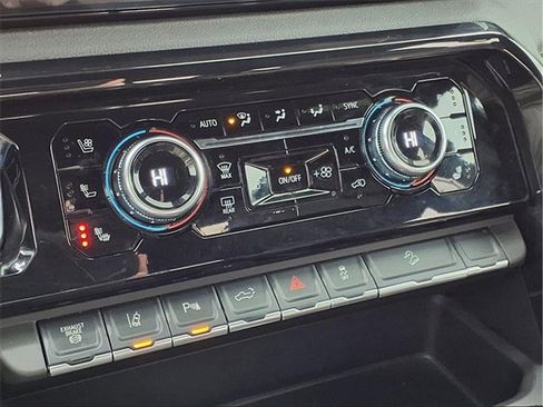 Used 2025 GMC Sierra 2500 AT4 w/ AT4 Premium Plus Package image 13