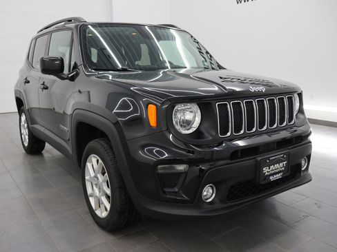 Used 2019 Jeep Renegade Latitude AWD/4WD image 2