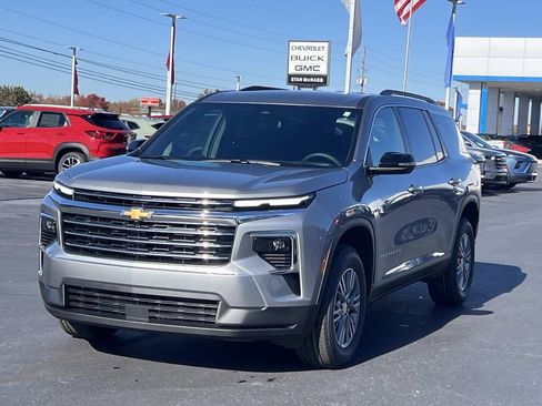 New 2026 Chevrolet Traverse LT image 3