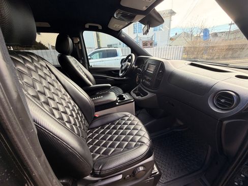 Used 2017 Mercedes-Benz Metris Passenger image 33