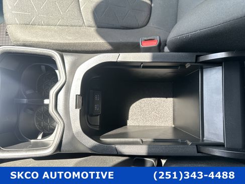 Used 2022 Toyota RAV4 XLE w/ Convenience Package image 25