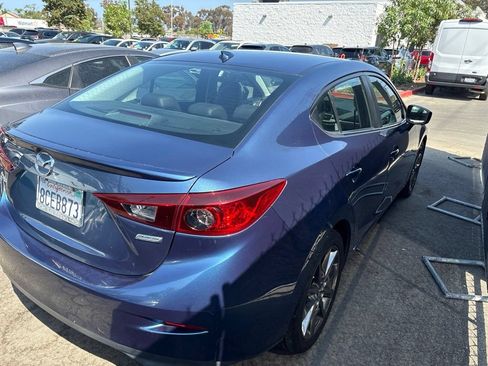 Used 2018 MAZDA MAZDA3 Touring FWD image 6